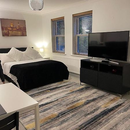 Stunning Studio Flat - Free Parking - 3 Min From Sutton Station Daire Dış mekan fotoğraf