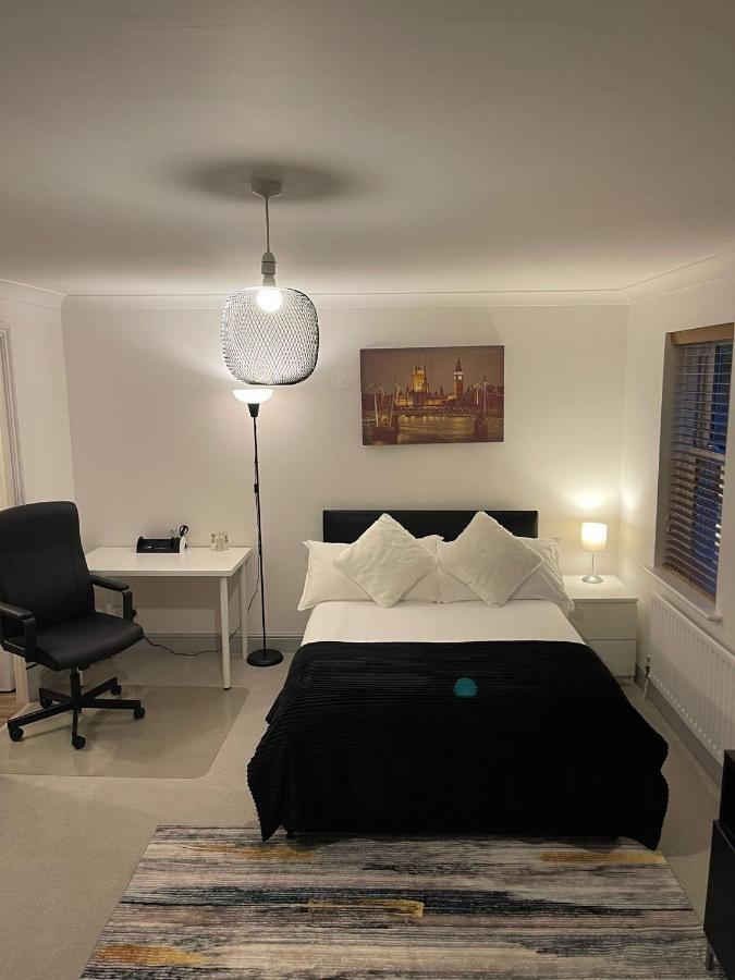 Stunning Studio Flat - Free Parking - 3 Min From Sutton Station Daire Dış mekan fotoğraf